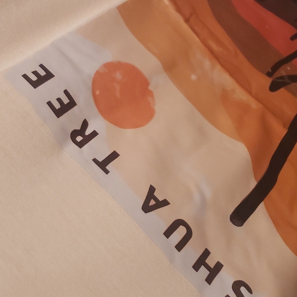 New boutique Joshua Tree Tshirt - Picture 5 of 7